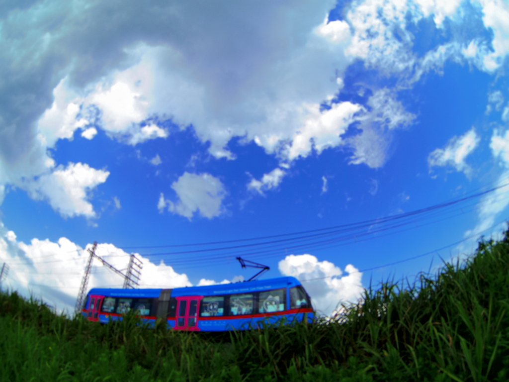 ドラえもん電車 万葉線