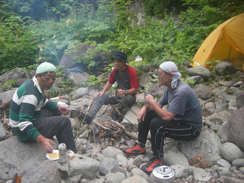 渓流釣り（イワナの塩焼き）