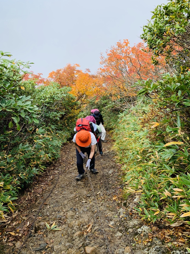 紅葉の八海山　鎖場