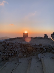 燕山荘前　日の出