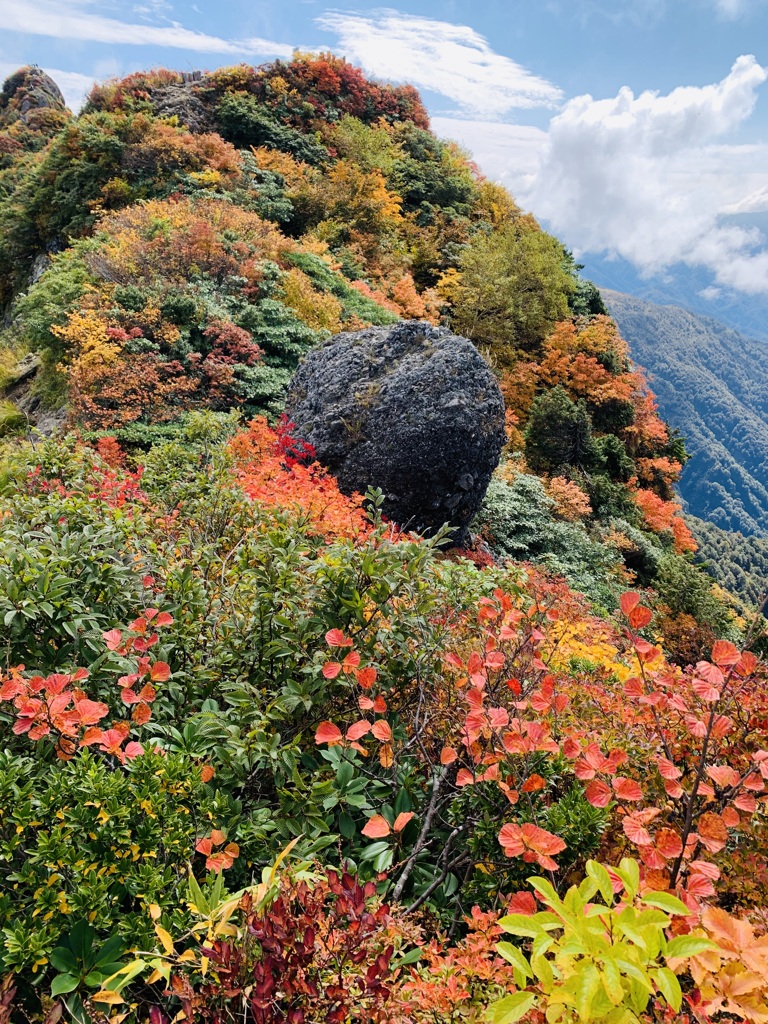 紅葉の八海山　八ツ峰