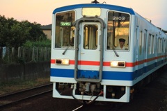 X718002