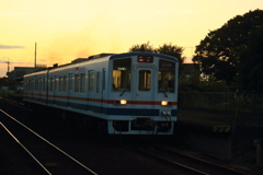 X718019