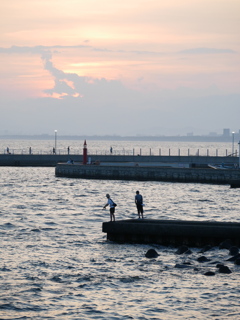 堤防 夕日