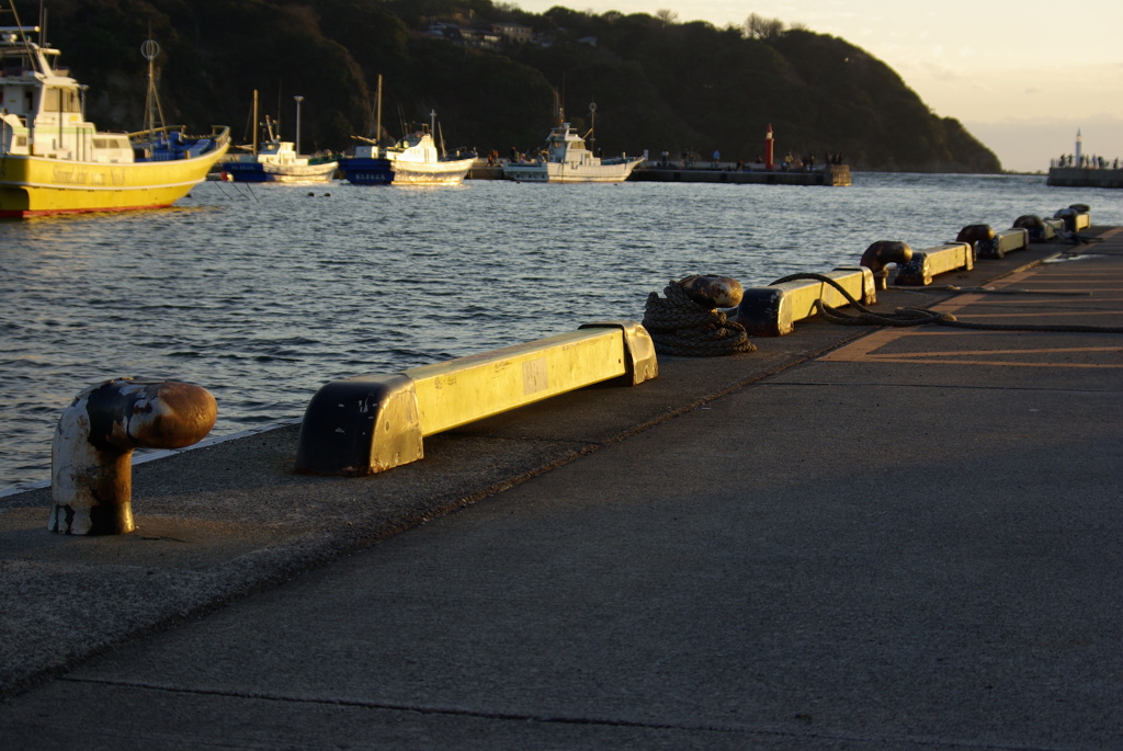 漁港　岸壁　夕日