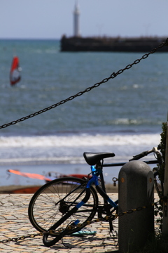 海と灯台と自転車