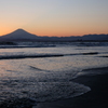 片瀬海岸　富士山　ブルーアワー前