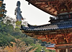 塔と立つ