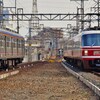 擦違い