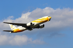 ノックスクート Boeing 777-212ER HS-XBC