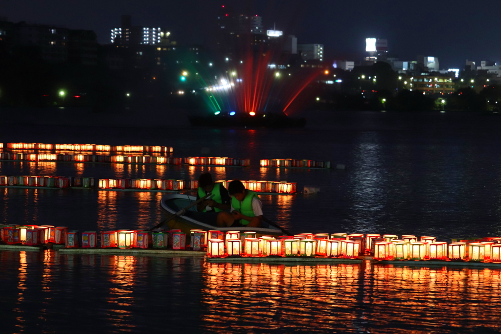 灯籠流し
