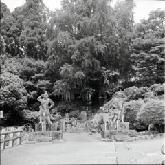 岩殿山・雲巌禅寺の山門