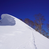 雪庇～春の山