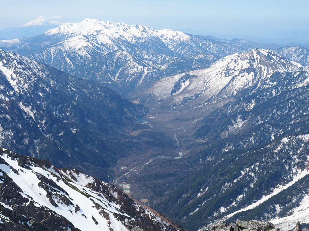 前穂高岳から見る上高地 2019.05.05