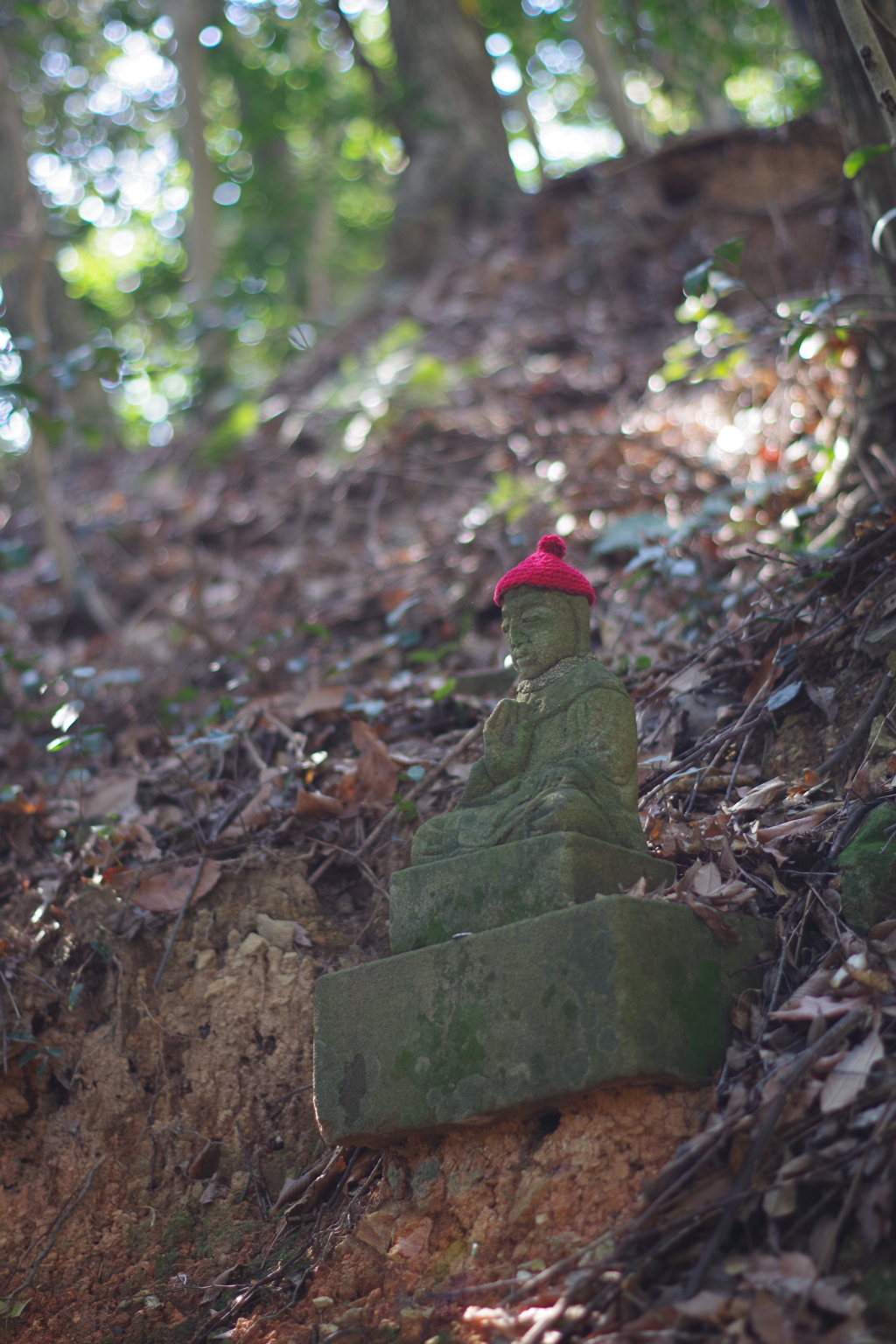 山中のお地蔵さま