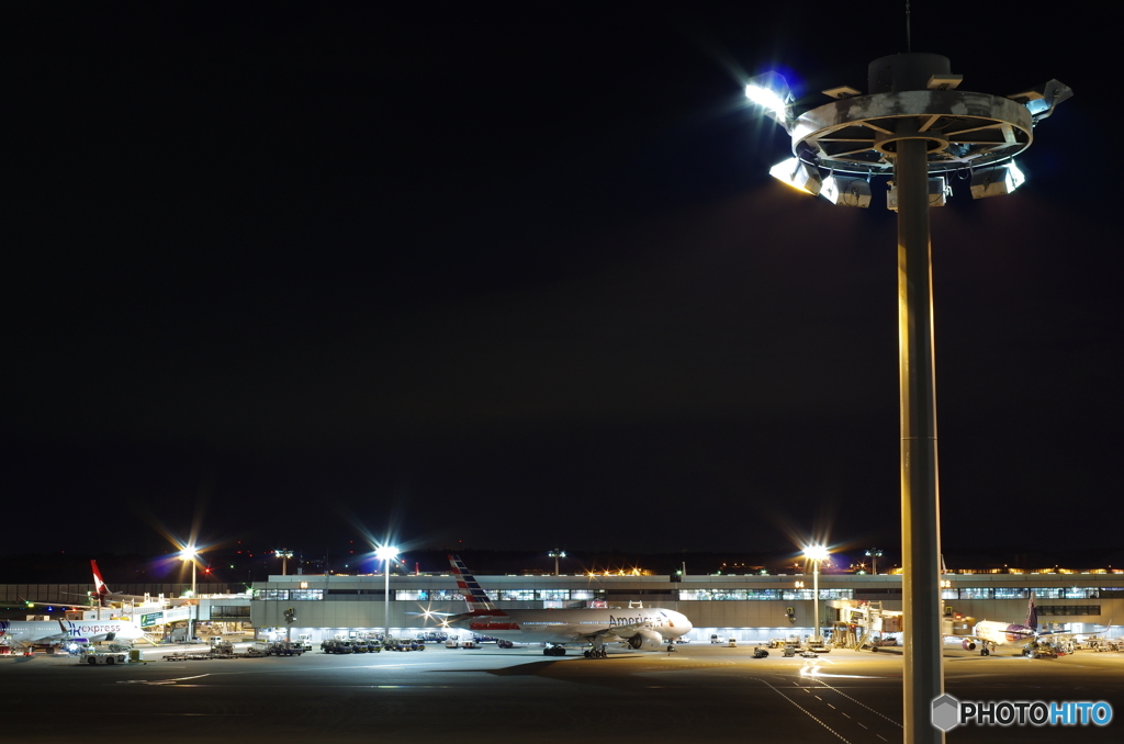 成田国際空港第2ターミナル展望デッキの夜