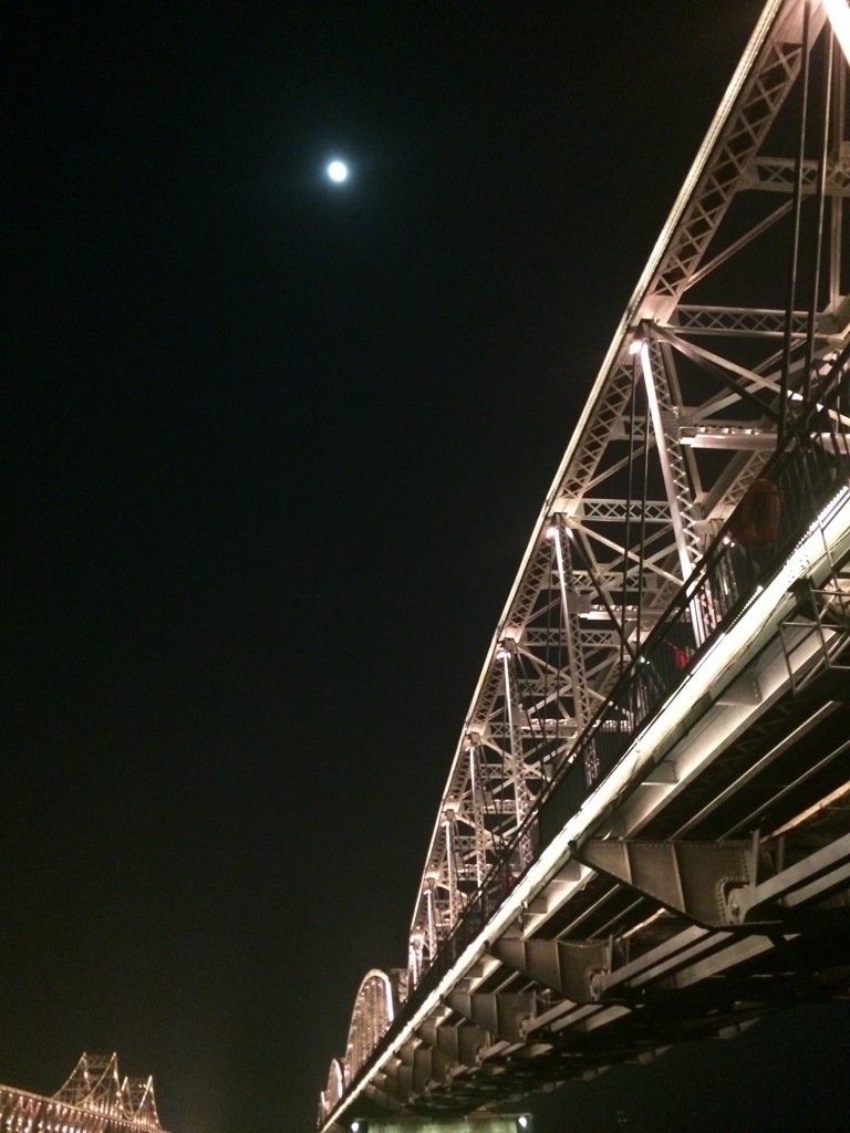 月と橋