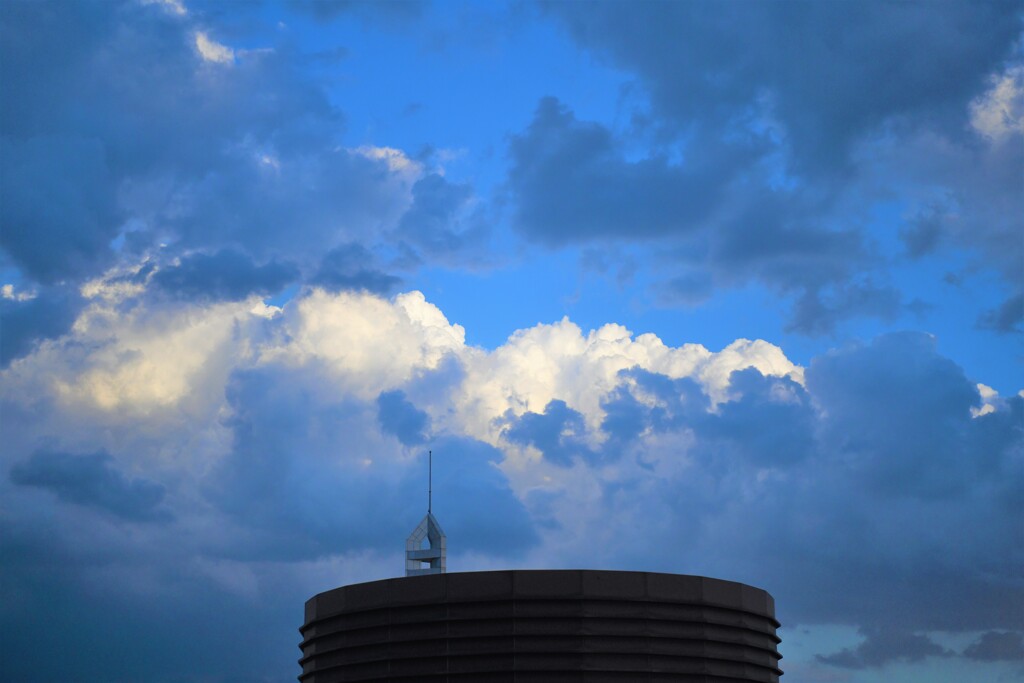 隙間から青空