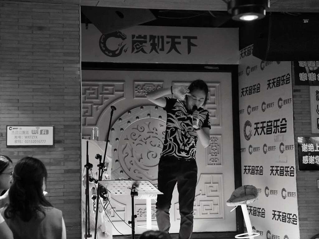 料理店でライブコーナー♪