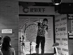 料理店でライブコーナー♪