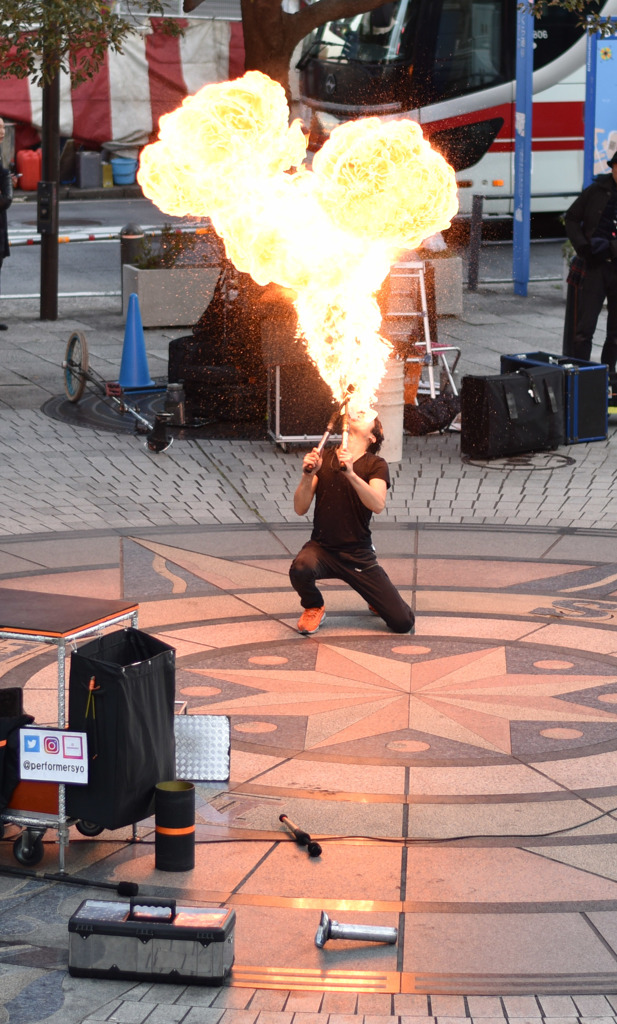 桜木町で大道芸