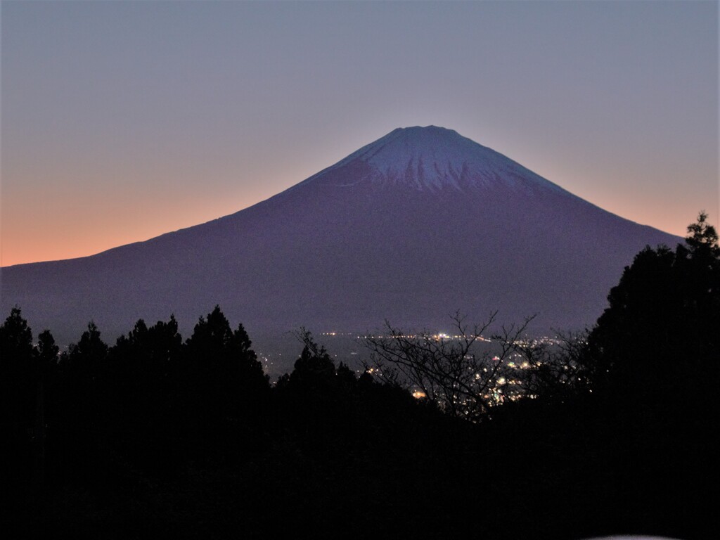 黄昏る富士