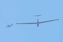 グライダーと飛行機のランデブー