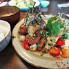 Bセット　ポークヒレカツと若鶏のうま煮