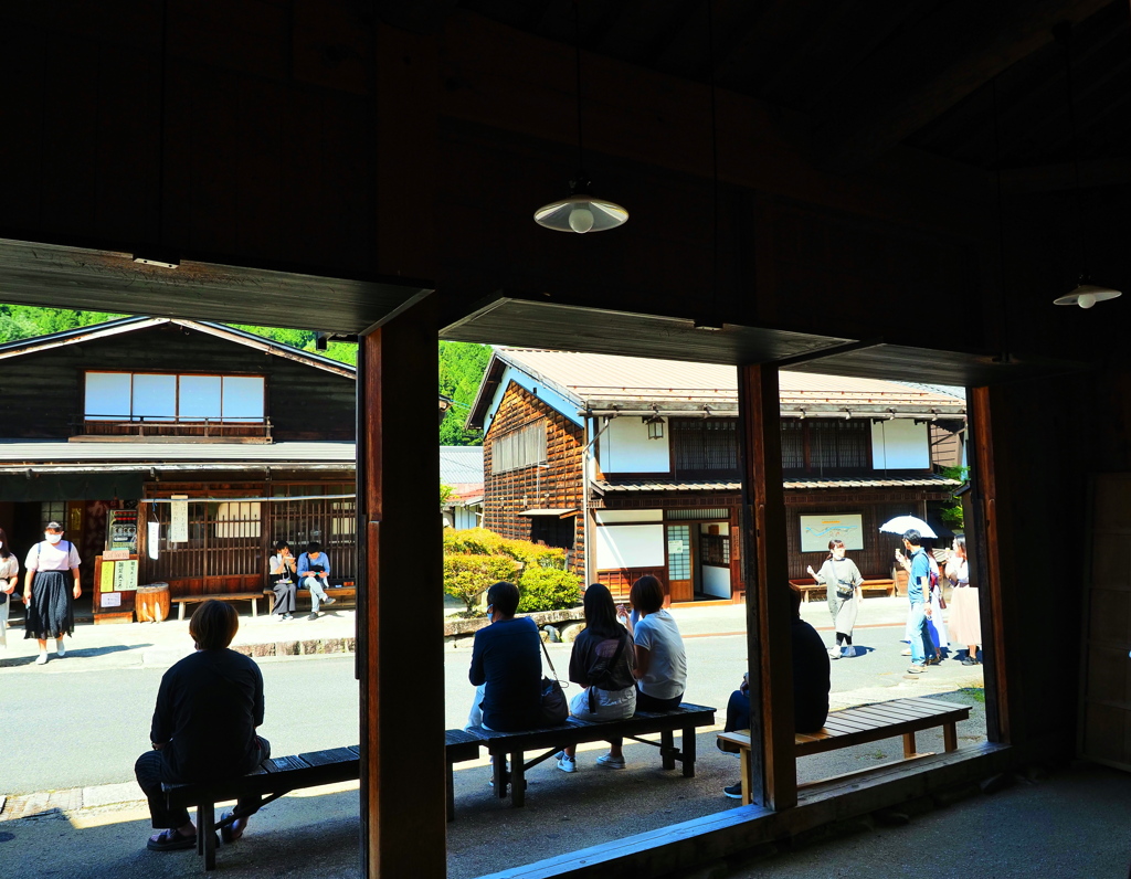 初秋 妻籠宿の休憩所