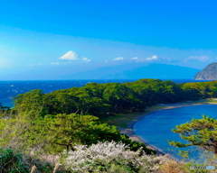 浮かぶ富士