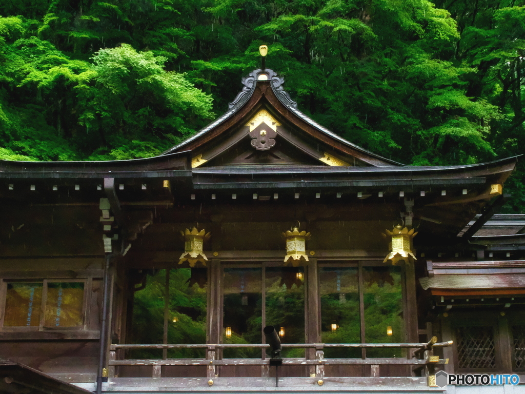 小雨降る貴船神社