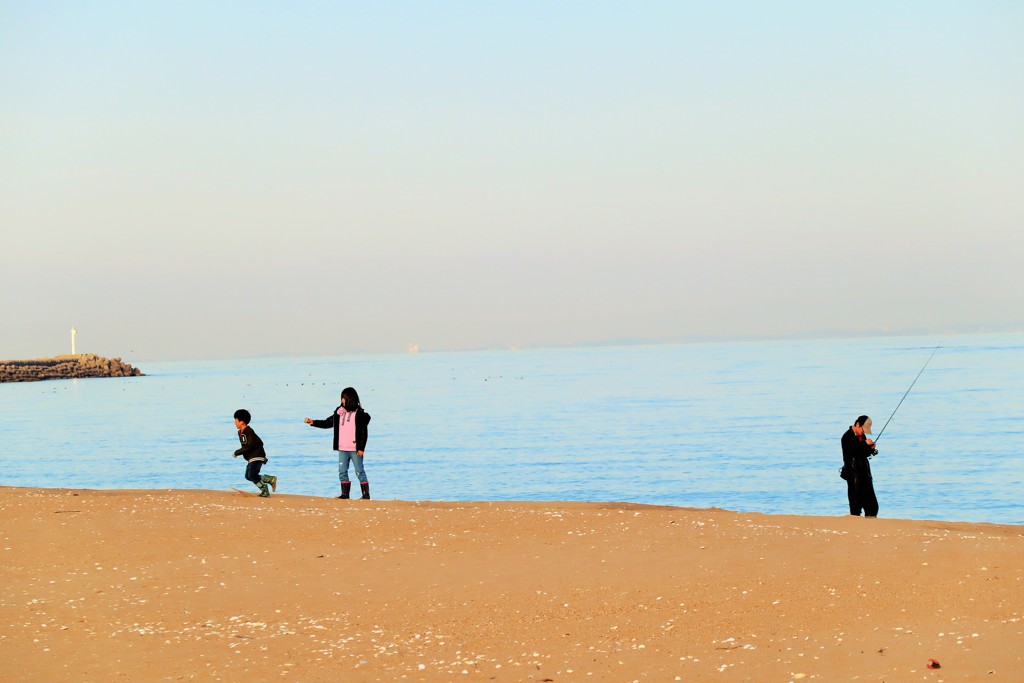 休日の海辺