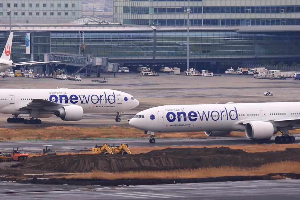 ワンワールド　B７７７