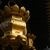 金色の吊灯籠