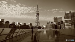 シルバーのテレビ塔