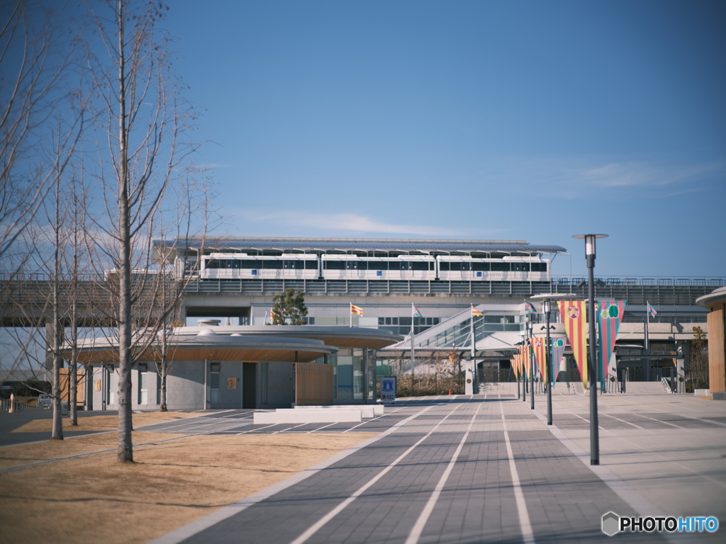 愛 地球博記念公園駅。