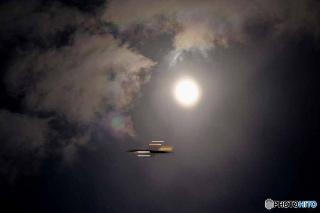 月明かりが眩しい。