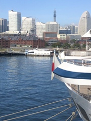 飛鳥IIと横浜みなとみらい
