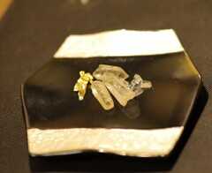 鉱物は好物！　ついつい　笑かしの世界を追求してしまう・・・それも中途半端な(笑)