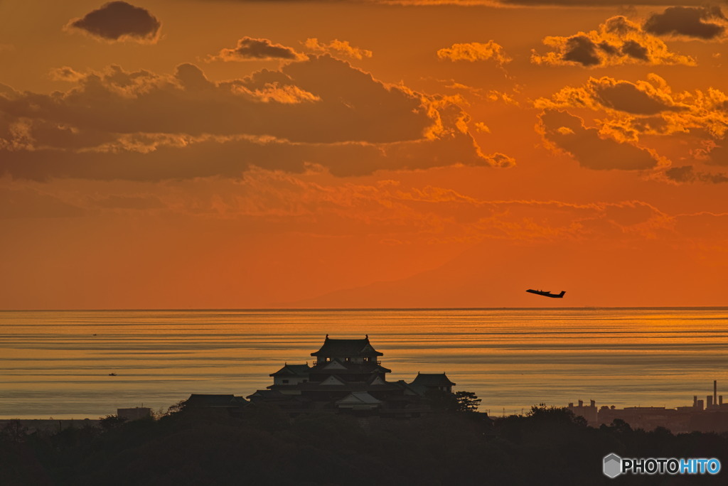 お城の上空へ