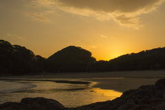 夕暮れの海岸