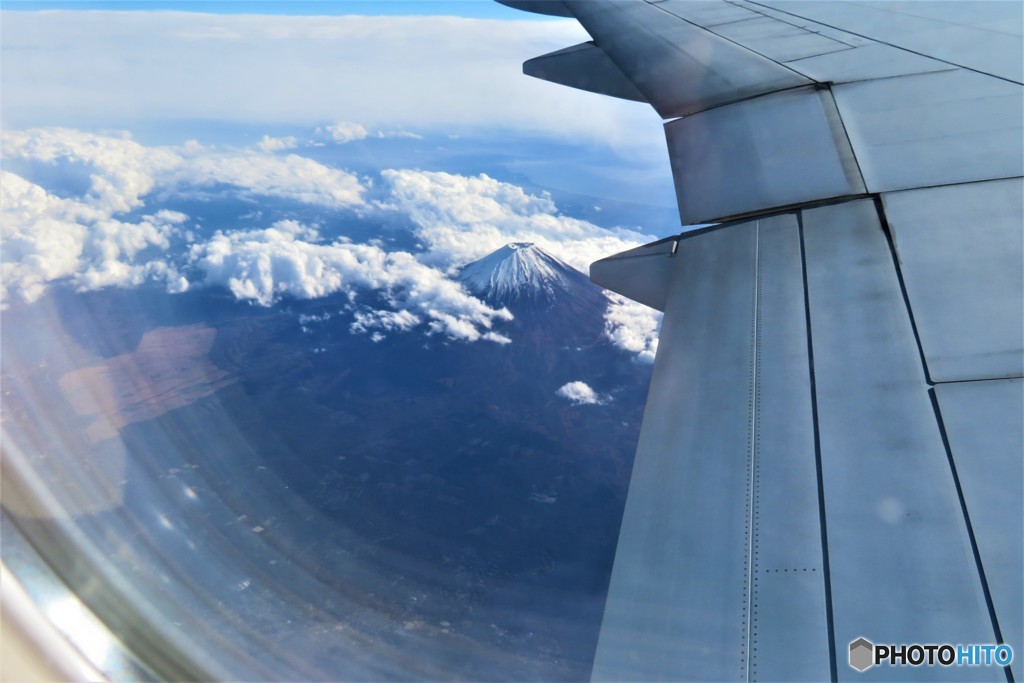 機内から眺める富士山