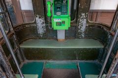日光物産商会のレトロな公衆電話ボックス