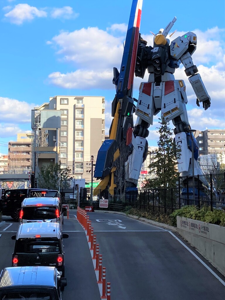 渋滞と、マンションと、機動戦士。