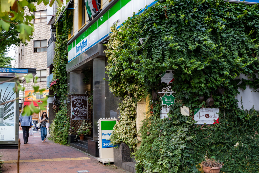 ファミリーマート横浜元浜町店