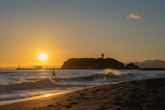 夕焼けと江の島