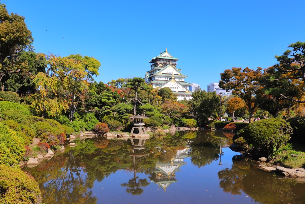 水面にもお城