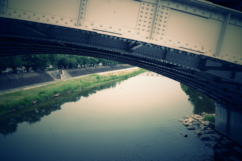 橋梁　川の向こうで