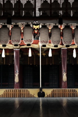 八坂神社・祈る背中