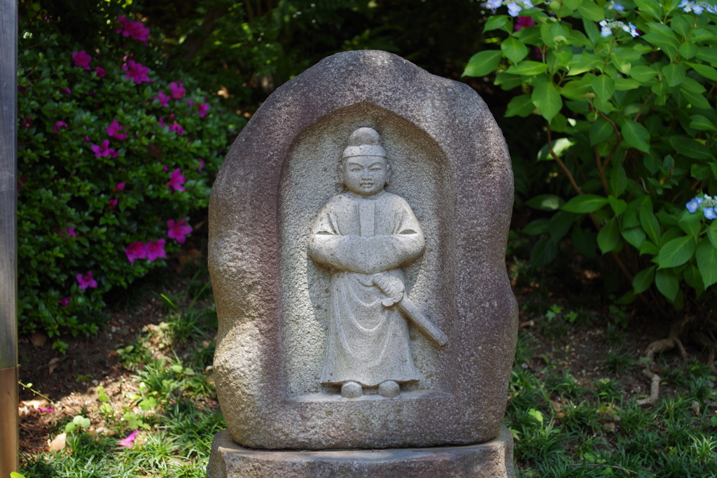 凛々しい